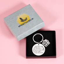 Load image into Gallery viewer, Back to School Graduation Gifts Keychain 2022 Gifts for Him Her Class of 2022College Middle High School Graduation Gifts for Teen Girls Boys from Teacher in Bulk Masters Degree Nurse Graduation Gifts