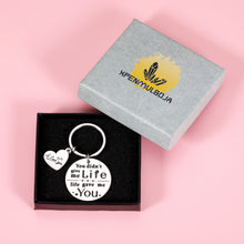 Load image into Gallery viewer, Stepmom Stepdad Gifts Keychain from Daughter Son Christmas Father’s Day Gift Key Chain for Bonus Dad Father Mother in Law Keyring for Adoptive Mom Dad Parents Mother's Day Stocking Stuffers Present