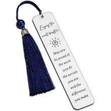 Load image into Gallery viewer, Happy Retirement Gifts for Women Men 2022 Retirement Appreciation Gifts Bookmark for Boss Male Female Leader Teacher Nurse Coworker Leaving Gifts for Retired Colleague Employee Best Friends Work Gifts
