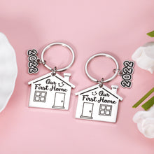 Load image into Gallery viewer, 2022 First Home Keychain Housewarming Gift for Women Men New Homeowner First Home Keyring for Couple Friend Daughter Son New House Key Chain for Family BFF Coworker Real Estate Moving in Gift 2PCS
